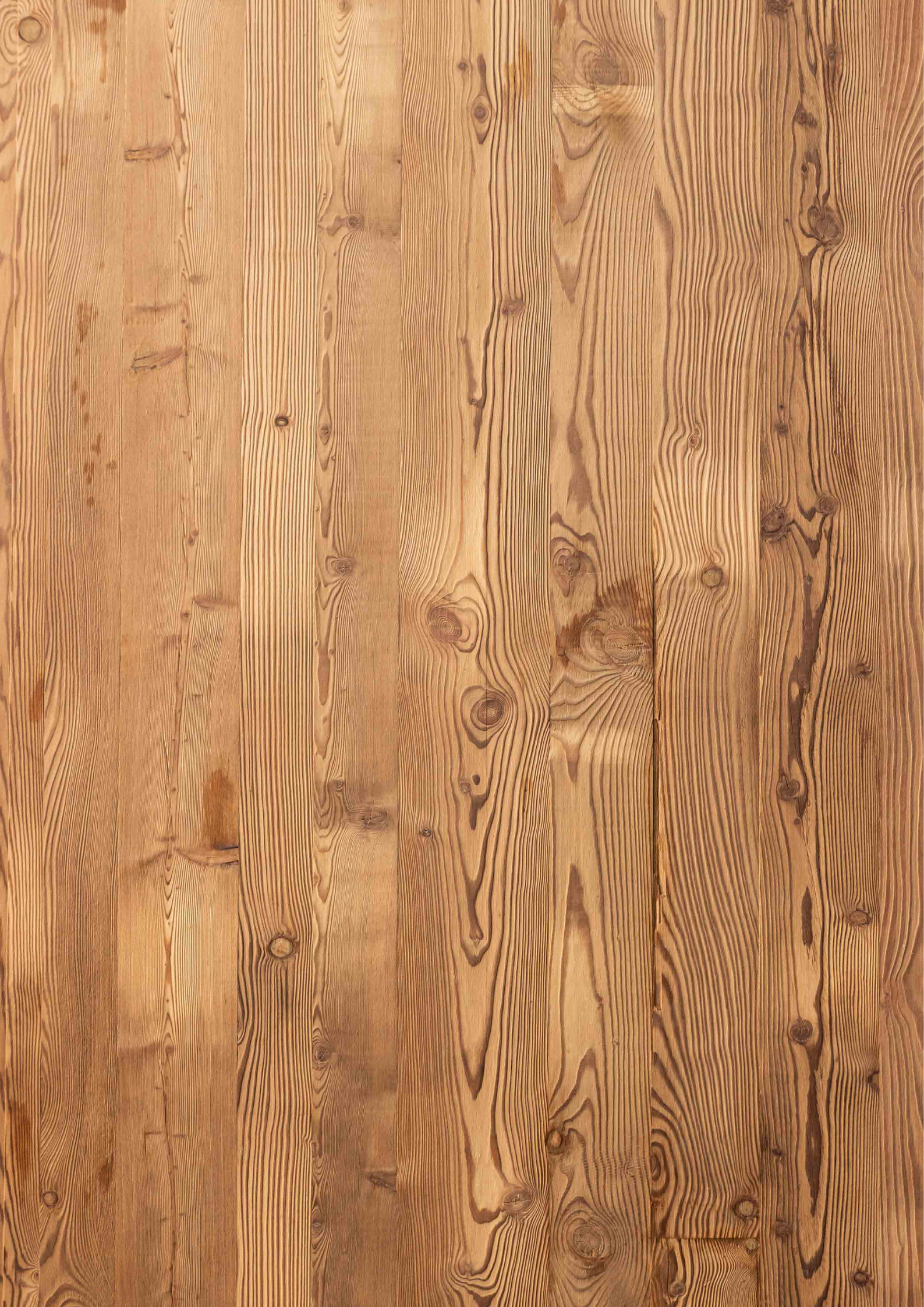 Il fascino del tempo: il legno antichizzato